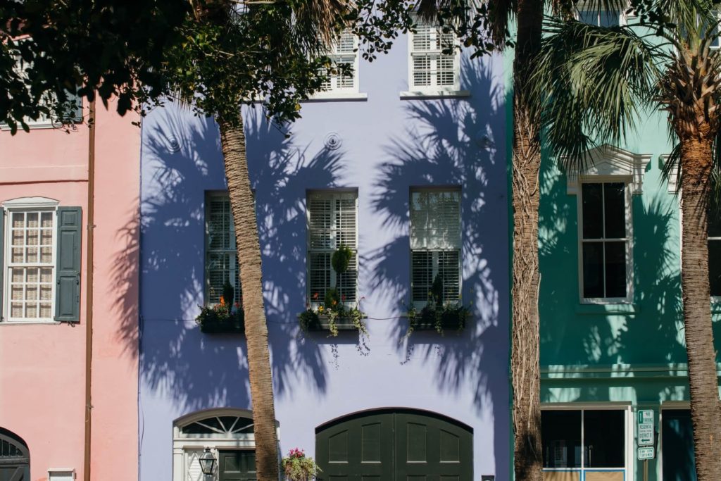 image Charleston ella de kross 4 Dri6r4s unsplash 1