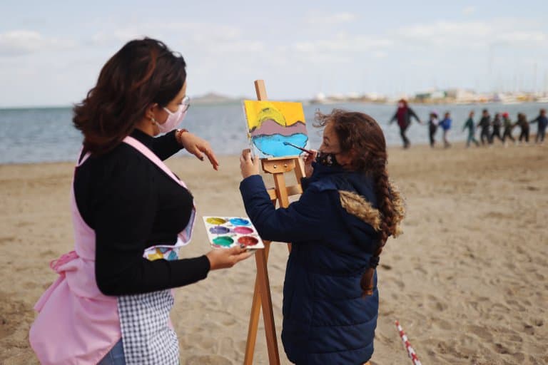 image clases en la playa escuela espana covid 19 aire libre 3