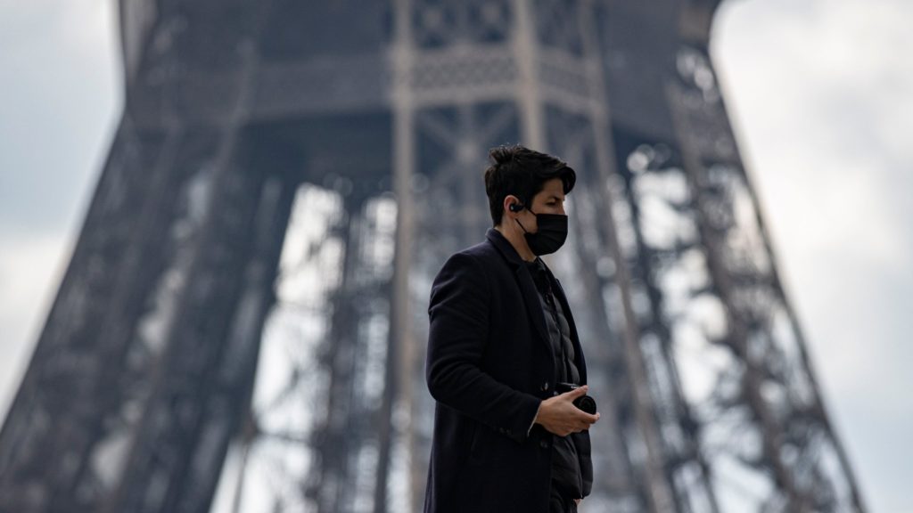 confinamiento Francia extiende el confinamiento a todo el país y las personas no podrán alejarse a más de 10 kilómetros de su residencia Francia extiende el confinamiento a todo el país y las personas no podrán alejarse a más de 10 kilómetros de su residencia