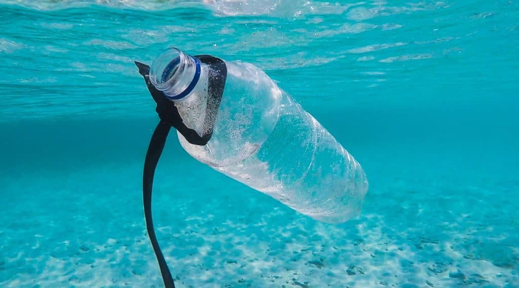 Nuevo estudio revela que los microplásticos circulan en el aire que respiramos