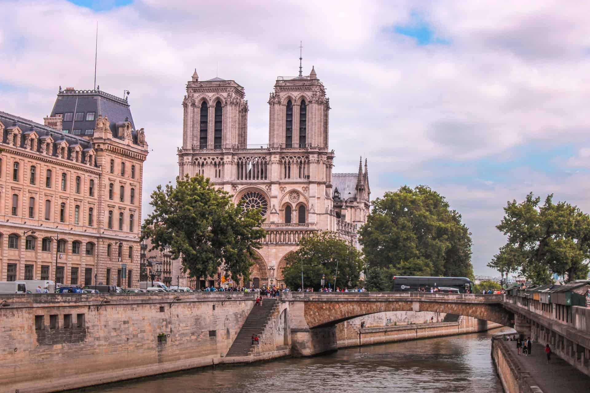 La reconstrucción de la catedral de Notre Dame podría llevar hasta 20 años