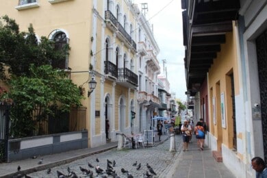 Puerto Rico establece multas de 100 dólares para turistas que no respeten la regla de utilización de mascarillas