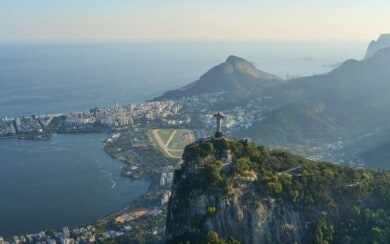 Rio de Janeiro volvió a abrir sus bares y museos pero las playas continúan cerradas