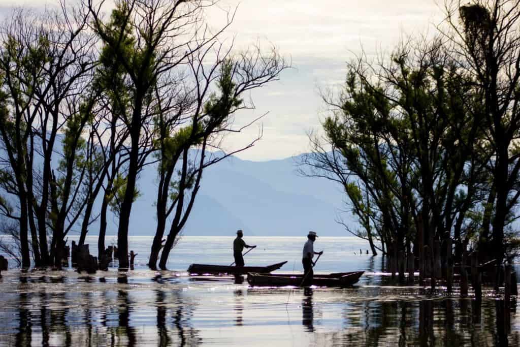 image Lago Atitlán robin canfield MyCahXndojw unsplash 1