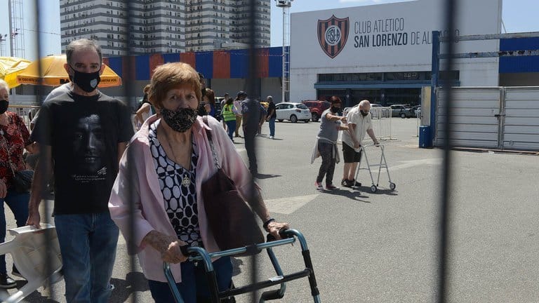 Advierten que la segunda ola de Covid-19 en Argentina es un hecho: adoptarán medidas intensas y transitorias para frenar su avance