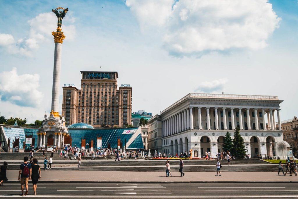 image lugares que visitar en Kiev silver ringvee hZvVWVhk3g unsplash 1