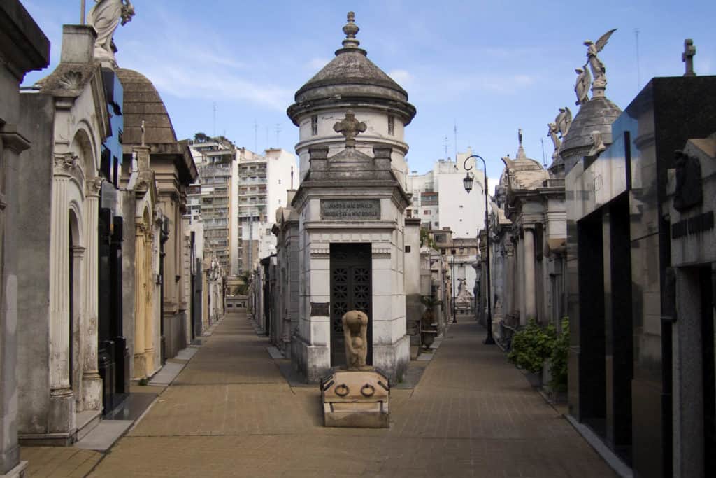 Historia y misterio en el Cementerio de Recoleta