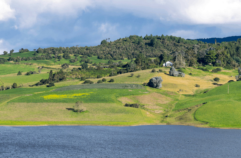 Glamping en Colombia | Embalse del Sisga en Cundinamarca. 
