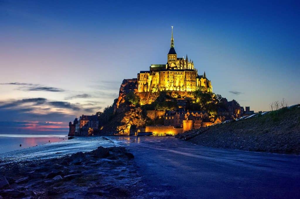 image Mont Saint-Michel Mont Saint Michel de noche