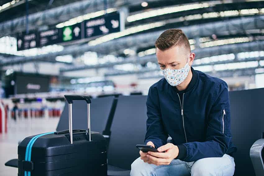 Estados Unidos extiende la obligatoriedad del uso de mascarillas en aeropuertos, autobuses y trenes hasta Septiembre 2021