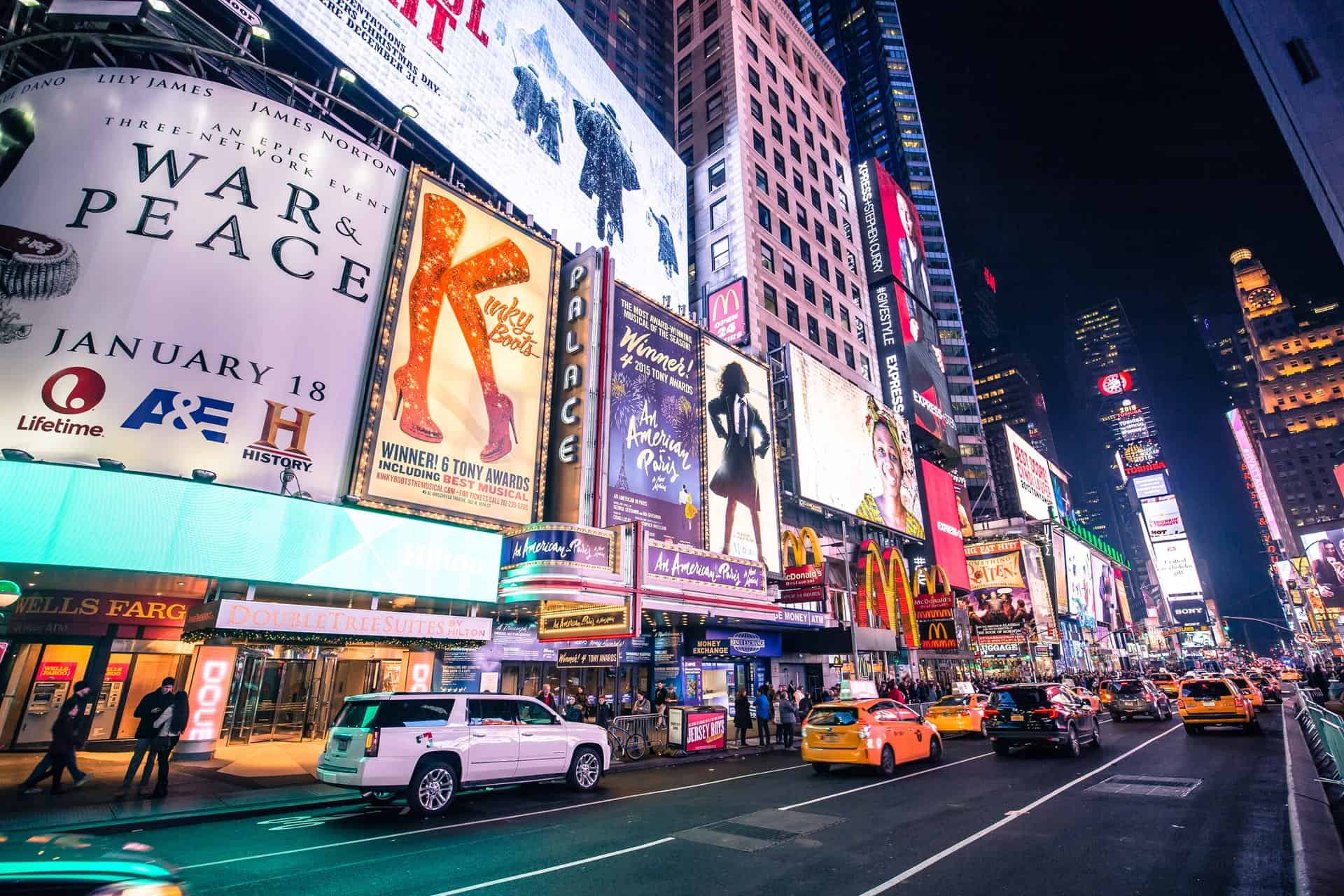 Nueva York levanta restricciones para los teatros de Broadway y otros escenarios de presentaciones en vivo