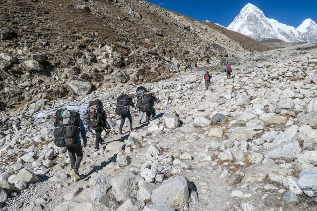 Escaladores en Nepal