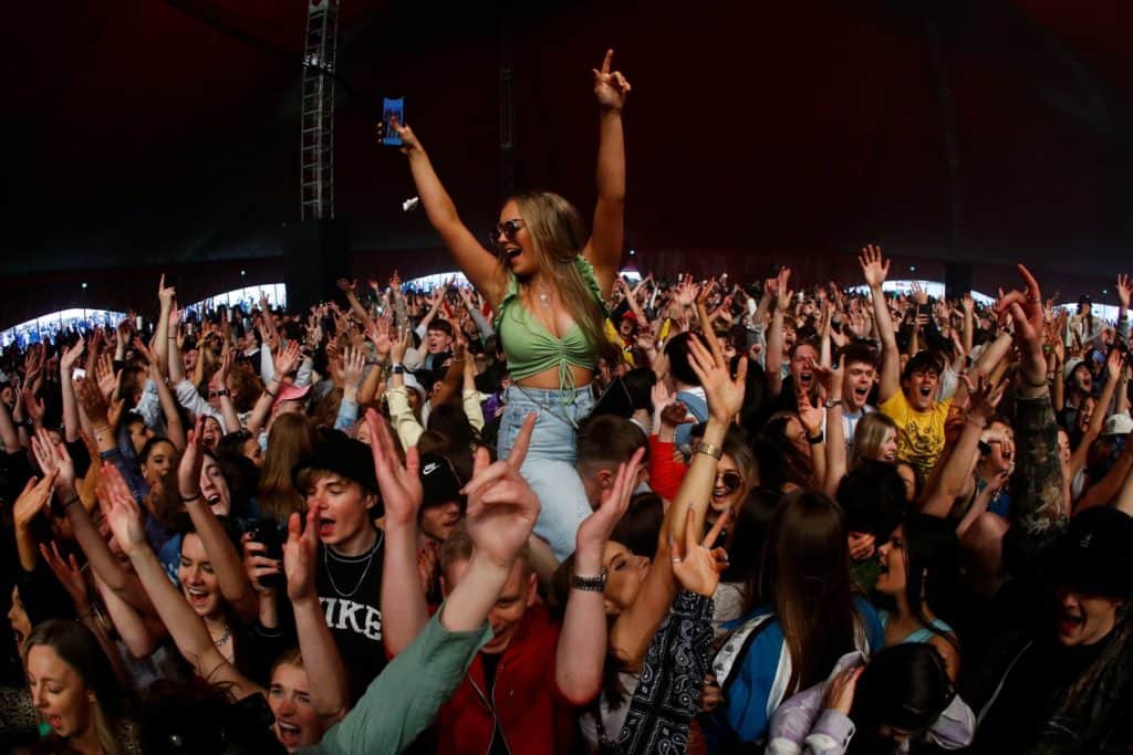 En Inglaterra se realizó el festival de música para unas 5.000 personas en tiempos de COVID-19