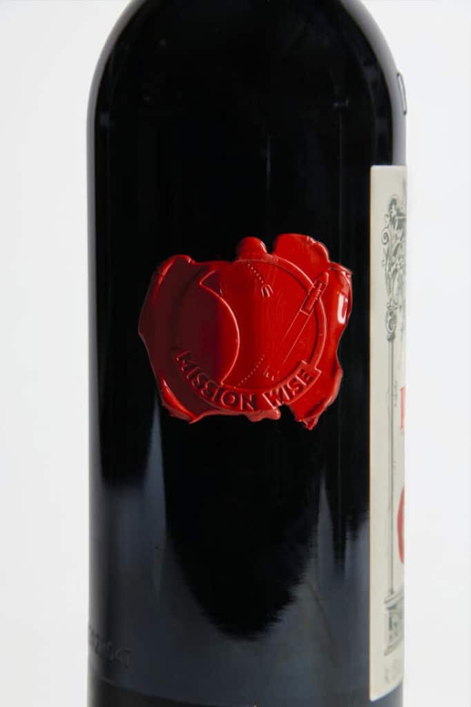 único vino del mundo añejado en el espacio El único vino del mundo añejado en el espacio se subastará por más de 1 millón de dólares image único vino del mundo añejado en el espacio http cdn.cnn .com cnnnext dam assets 210505105449 01 space wine auction 1