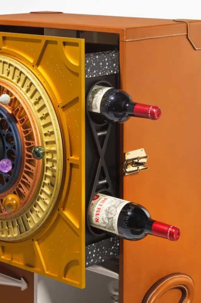 único vino del mundo añejado en el espacio El único vino del mundo añejado en el espacio se subastará por más de 1 millón de dólares image único vino del mundo añejado en el espacio http cdn.cnn .com cnnnext dam assets 210505105512 03 space wine auction 1