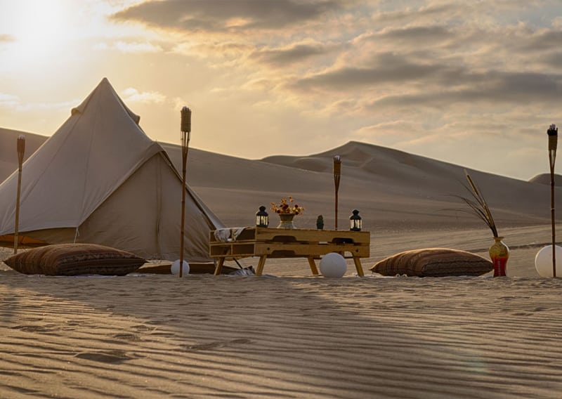 Glamping en Perú: Huacachina Tours ofrece campamentos de lujo con todas las comodidades en carpas importadas de 4 estaciones.