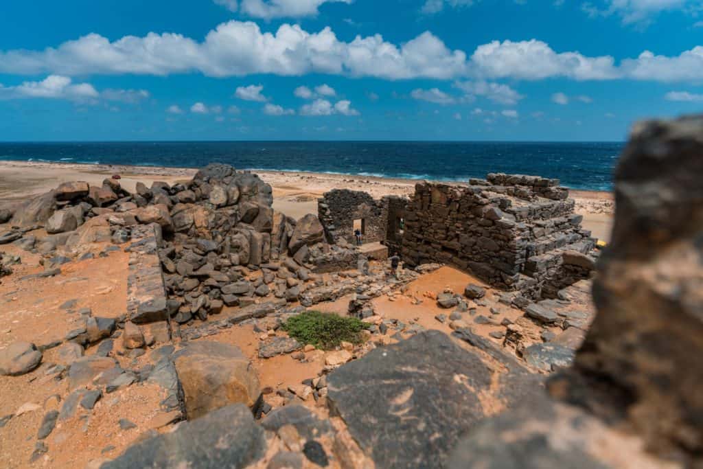 image lugares para conocer en Aruba lugares para conocer en aruba Bushiribana Gold Mill