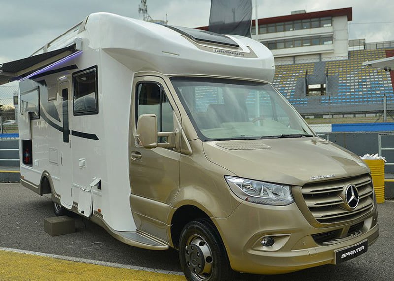 El motorhome es un vehículo de gran porte que incluye todas las comodidades. Este es el modelo Mercedes Benz Sprinter. Fuente de la foto: Cuyo Motor.