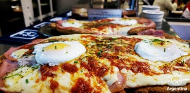 milanesas a la napolitana con huevo frito