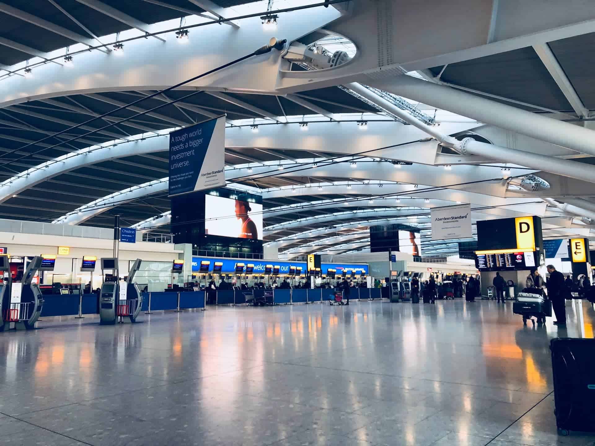 El aeropuerto de Heathrow, en Londres, cuenta con una terminal especial que fue asignada para viajeros de zonas de alto riesgo por COVID-19