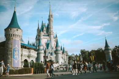 El uso de mascarillas en Disney World será opcional para las personas que estén vacunadas contra el COVID-19