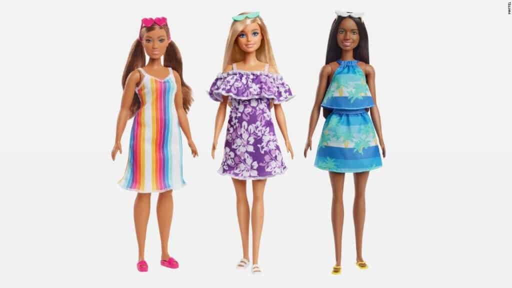 Mattel anuncia una nueva colección de Barbie hechas de residuos plásticos.