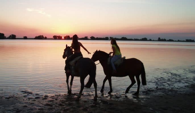 4 lugares cercanos a Buenos Aires: Cabalgata en la orilla