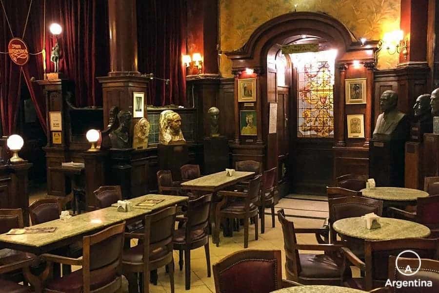 Interior del cafe tortoni