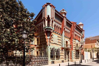 Airbnb ofrece la posibilidad de pasar una noche en la Casa Vicens, la primera casa diseñada por Gaudí, por 1 euro