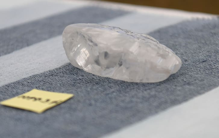 Diamante de 1098 quilates encontrado en Botswana