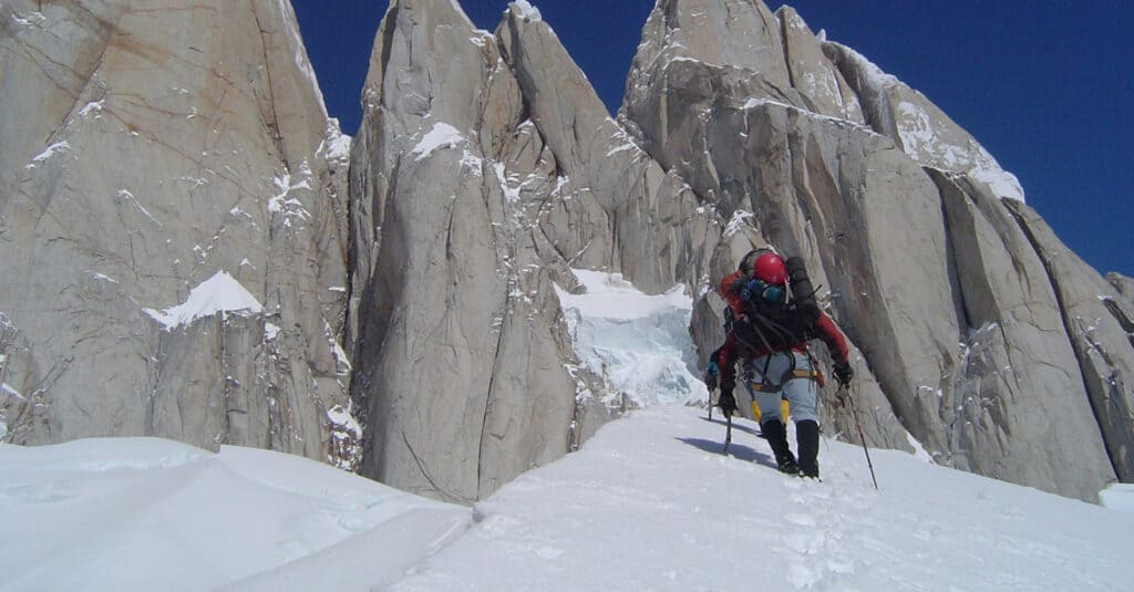 image turismo aventura en argentina encabezado base del cerro torre