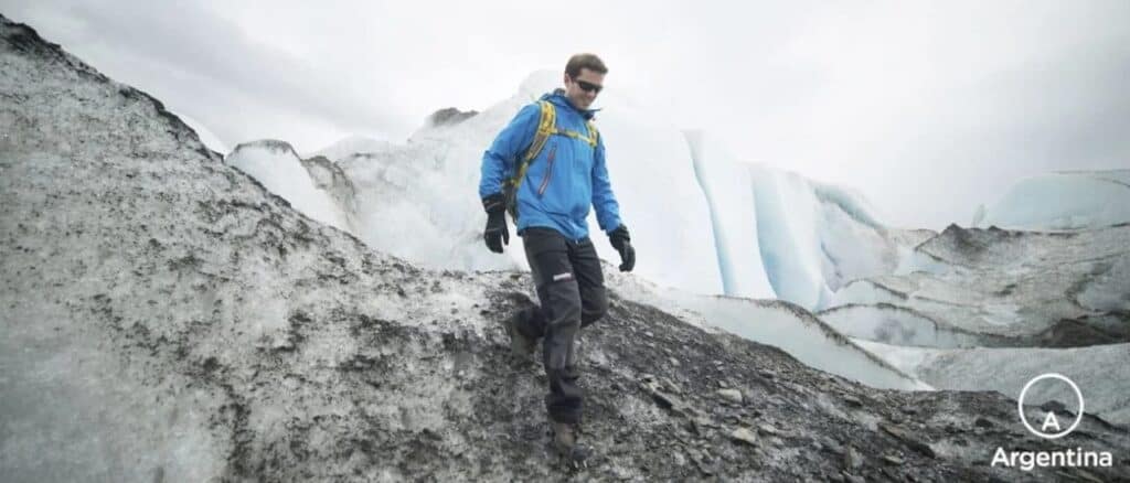 Trekking sobre el glaciar