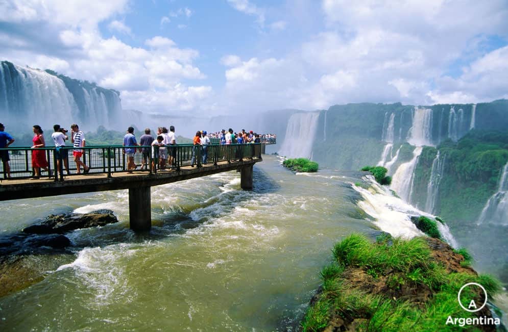 que hacer y dónde hospedarse en iguazú: pasarelas