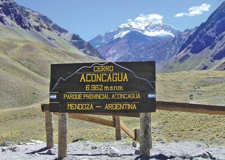 image turismo aventura en argentina montanismo en cerro aconcagua mendoza argentina