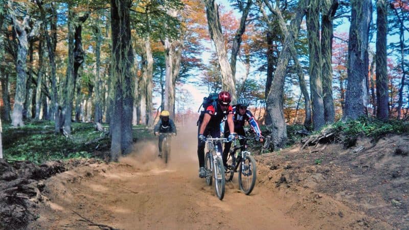 image turismo aventura en argentina mountainbike en Comunidad Trompul san martin de los andes