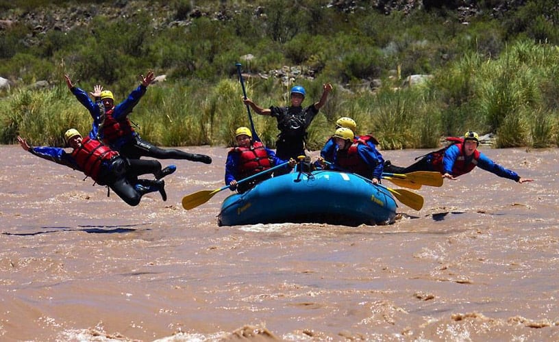 image turismo aventura en argentina rafting en mendoza 1