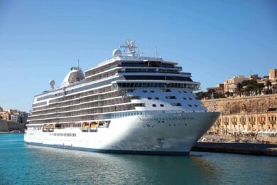 La línea de cruceros Regent Seven Seas Cruises anunció la fecha para el regreso de sus viajes alrededor del mundo