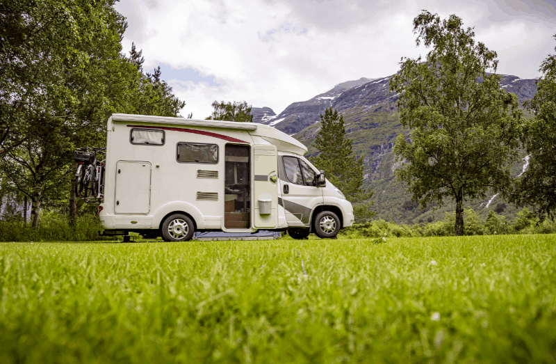 La autocaravana es un vehículo de gran porte que incluye todas las comodidades como si fuera una casa.