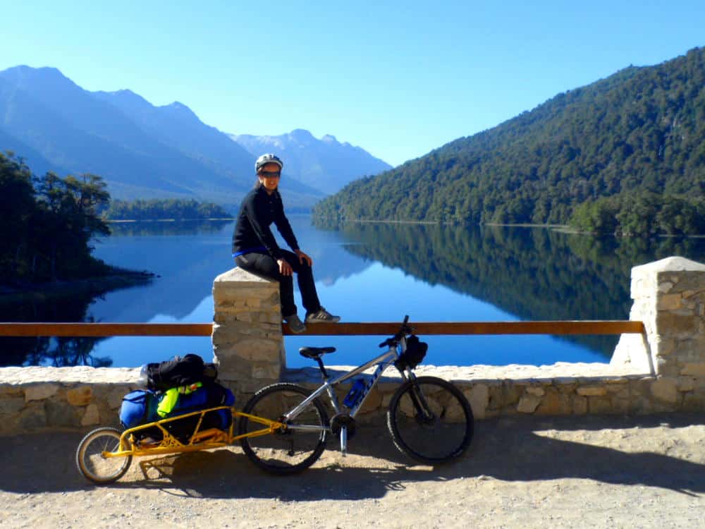 image turismo aventura en argentina ruta de los siete lagos en bicicleta