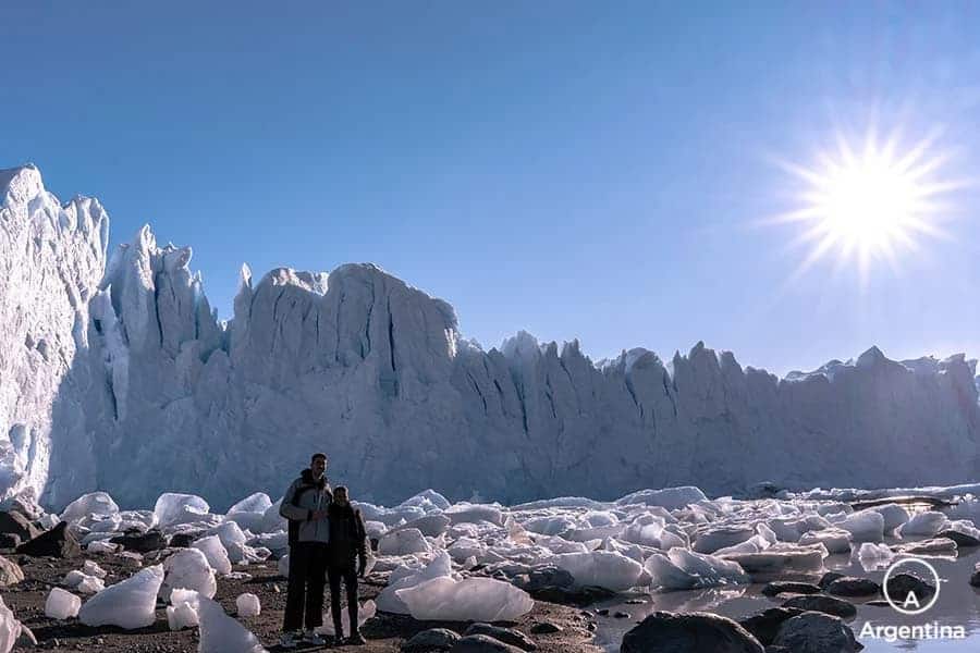 joaquin y uuna chica en el glaciar