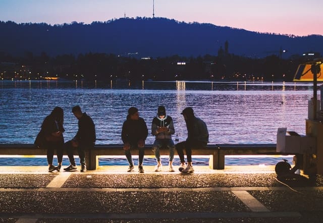 Grupo de personas en Zúrich, Suiza