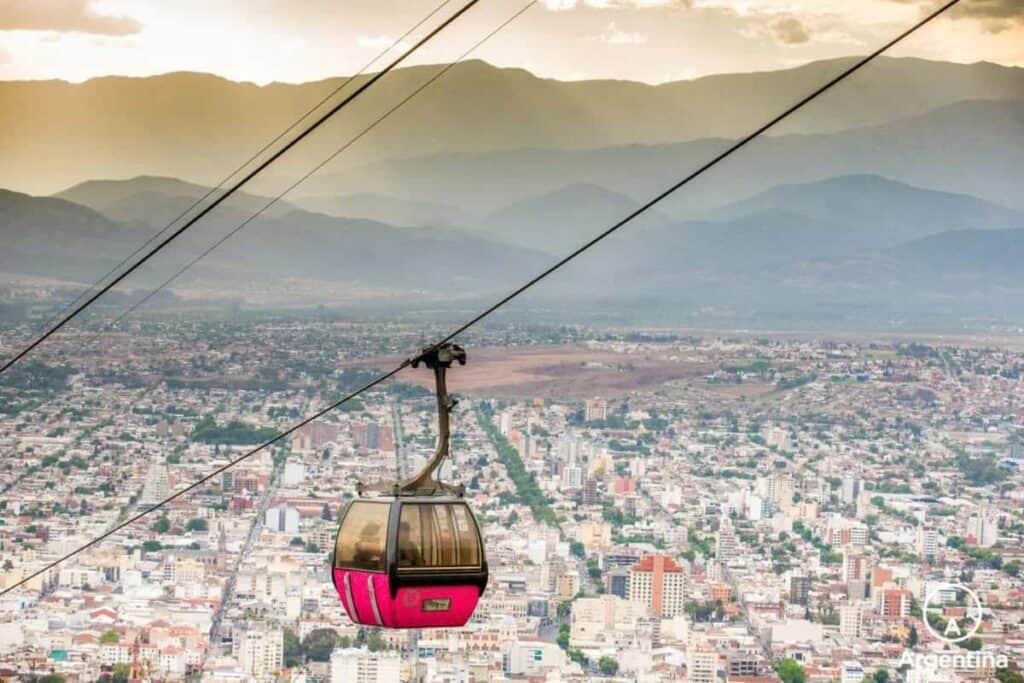 image mejores destinos de Argentina para visitar teleferico en salta