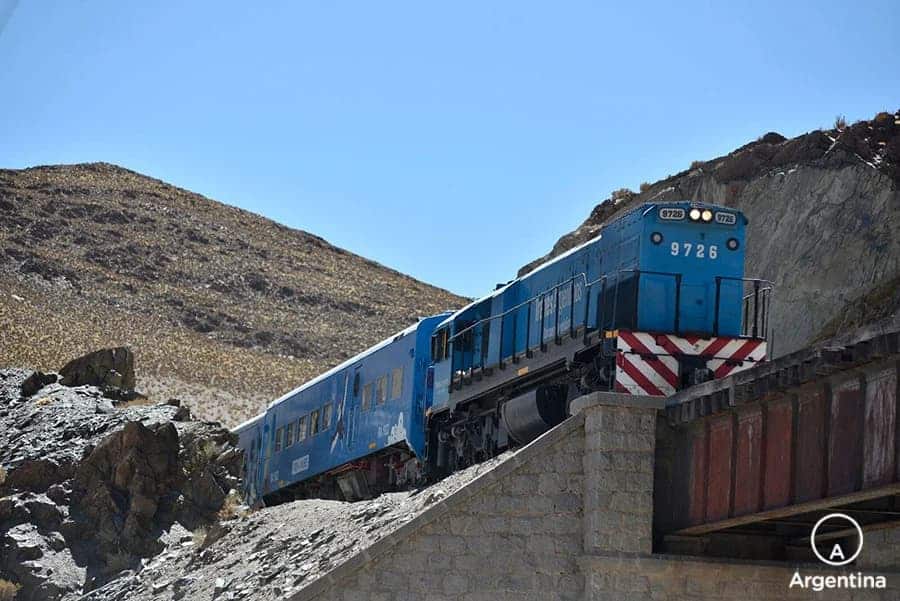 Tren de las nubes andando