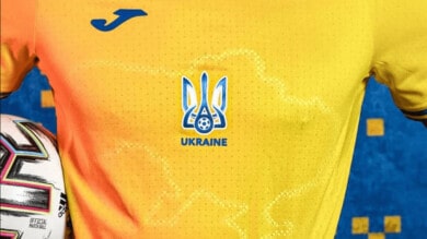 camiseta de fútbol de Ucrania con un mapa de Crimea