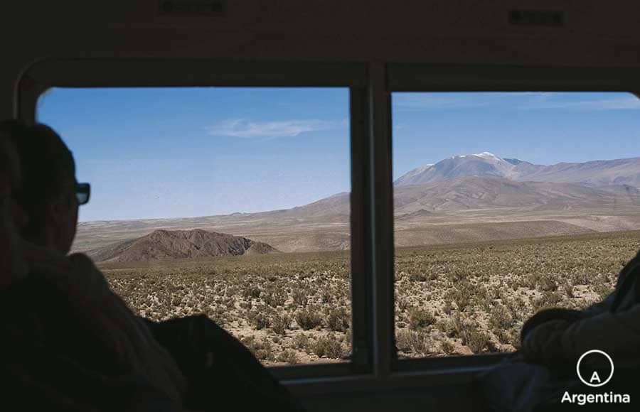 ventana del tren de las nubes