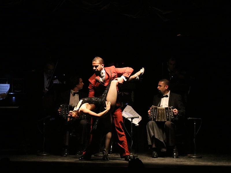 image bailar Tango en Buenos Aires ver tango en buenos aires la ventana conventillo