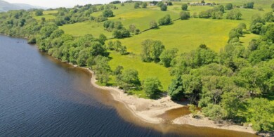 pueblo embrujado con playa privada en Escocia