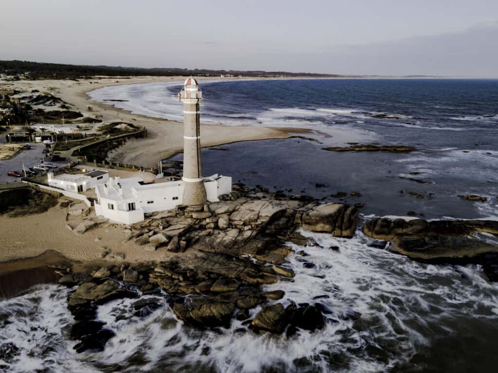 image mejores lugares del mundo Faro de Jose Ignacio aerea