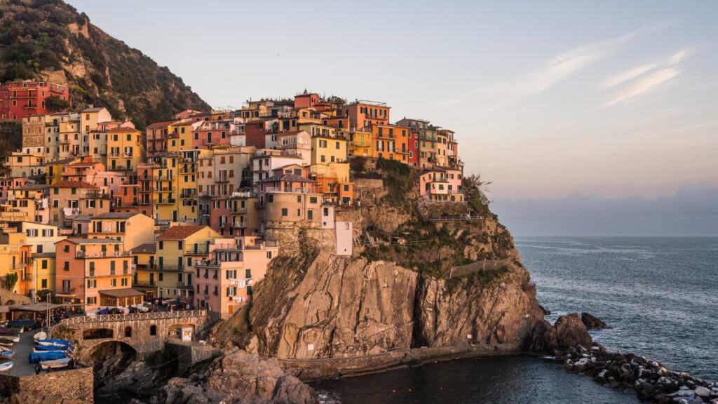 image lugares de italia que inspiraron luca cinque terre Manarola italia