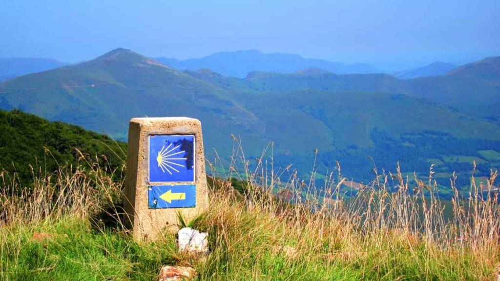 image mejores lugares del mundo como recorrer el camino de santiago